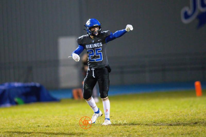 Coeur d'Alene Vikings vs Eagle Mustangs Varsity Football 5A Quarterfinal Playoffs photo 14