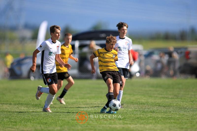 Sting 11B Premier v Strikers FC B2010 photo 1