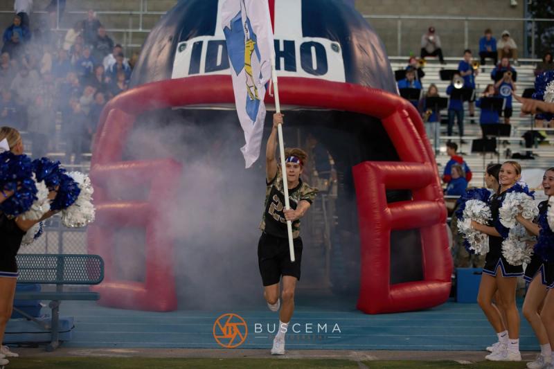 Coeur D’Alene Vikings Varsity Football vs Woodinville photo 5