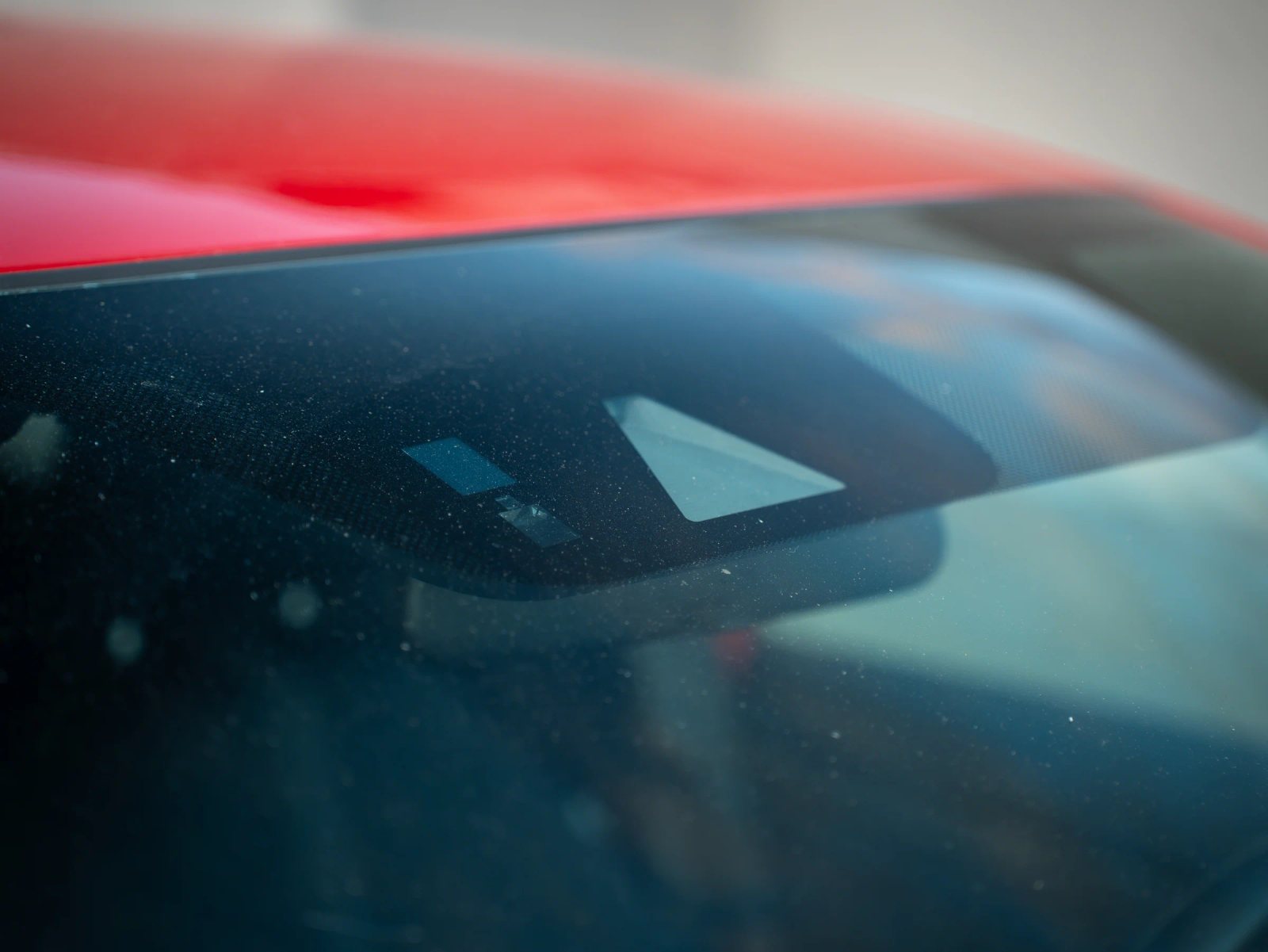 Honda Civic — detaliu al parbrizului.