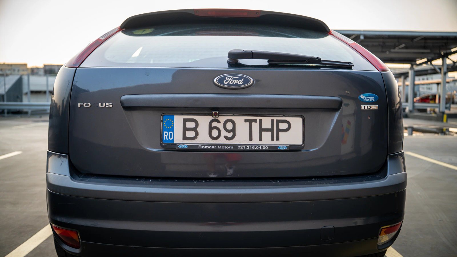 Ford Focus — vedere din spate.