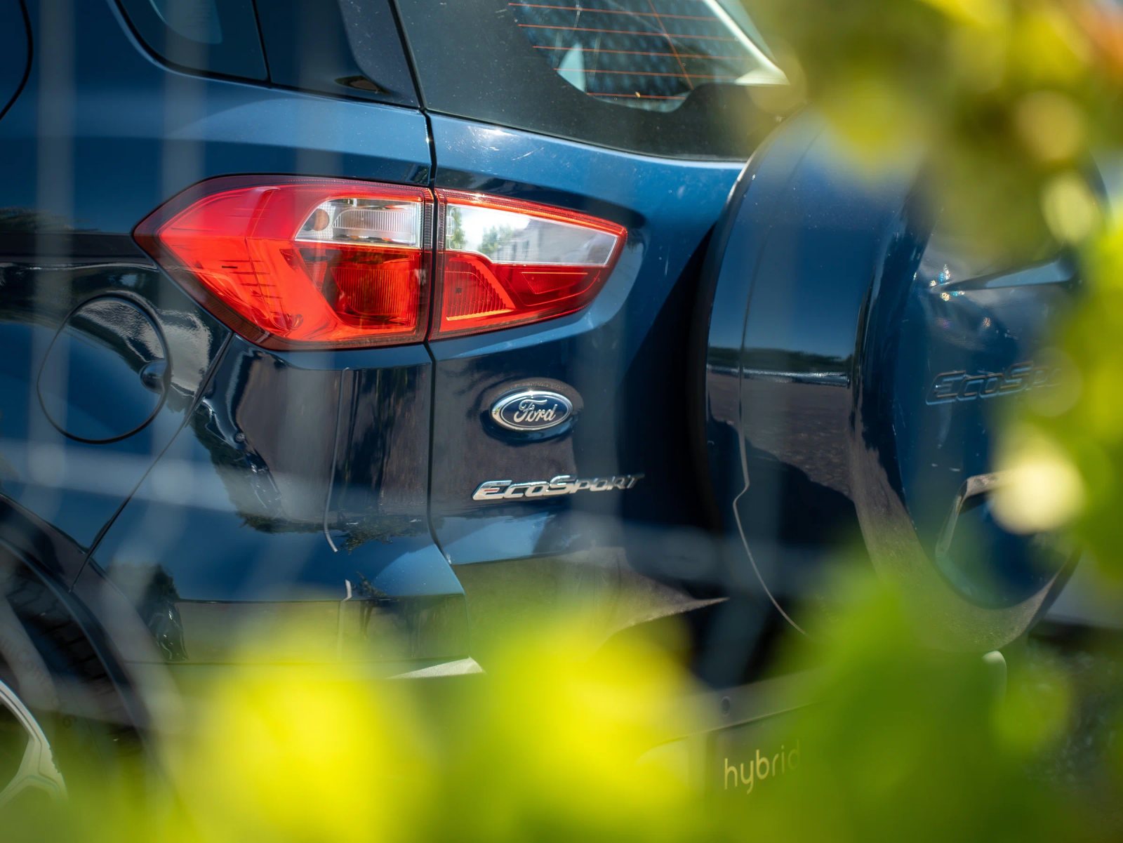 Ford EcoSport — detaliu al stopului și hayonului.