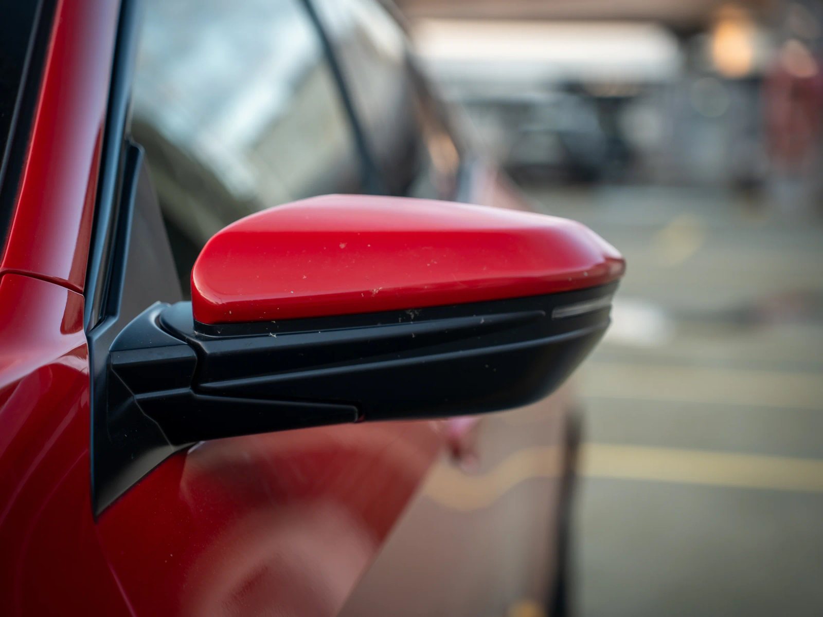 Honda Civic — detaliu al oglinzii exterioare.