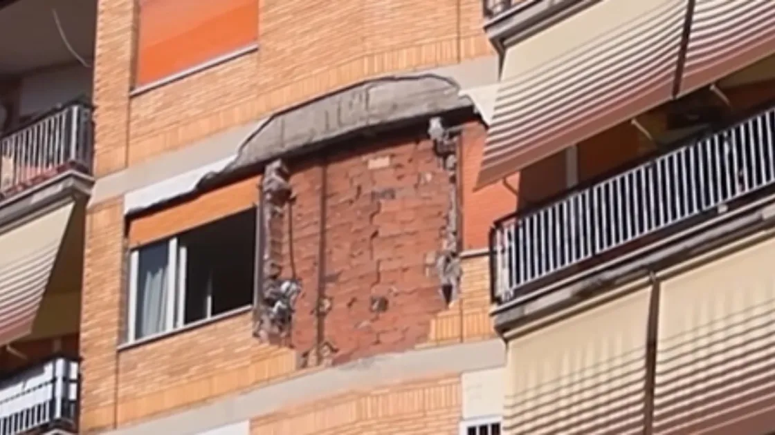 Esplosione durante la rimozione di un nido di vespe sulla Collatina: ferita una donna