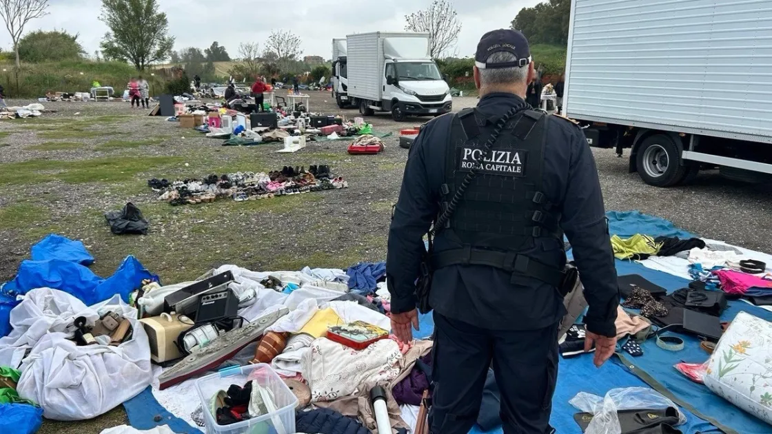 Blitz in via Portuense, scoperto un mercato abusivo di oltre 15mila metri quadrati