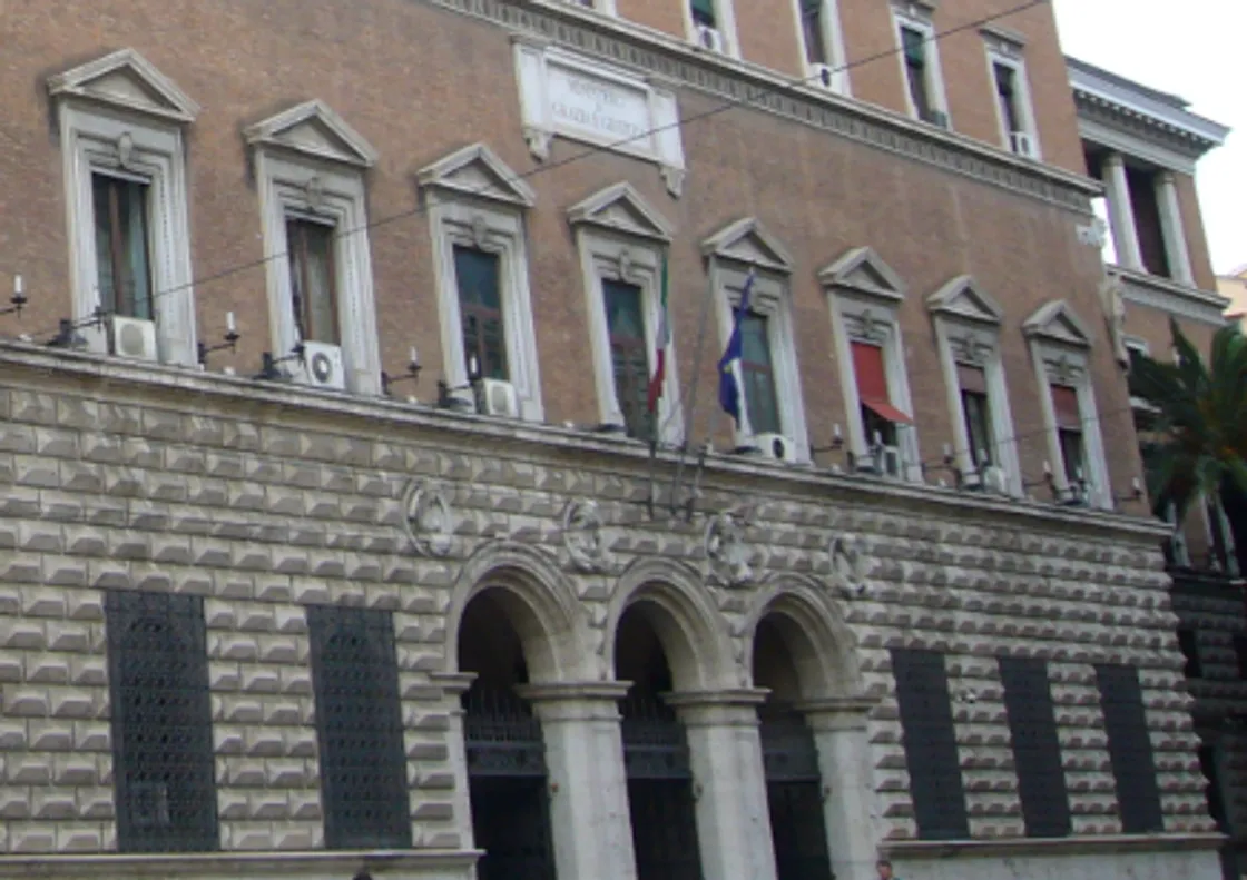 Carceri, sit-in in piazza Cairoli contro il sovraffolamento