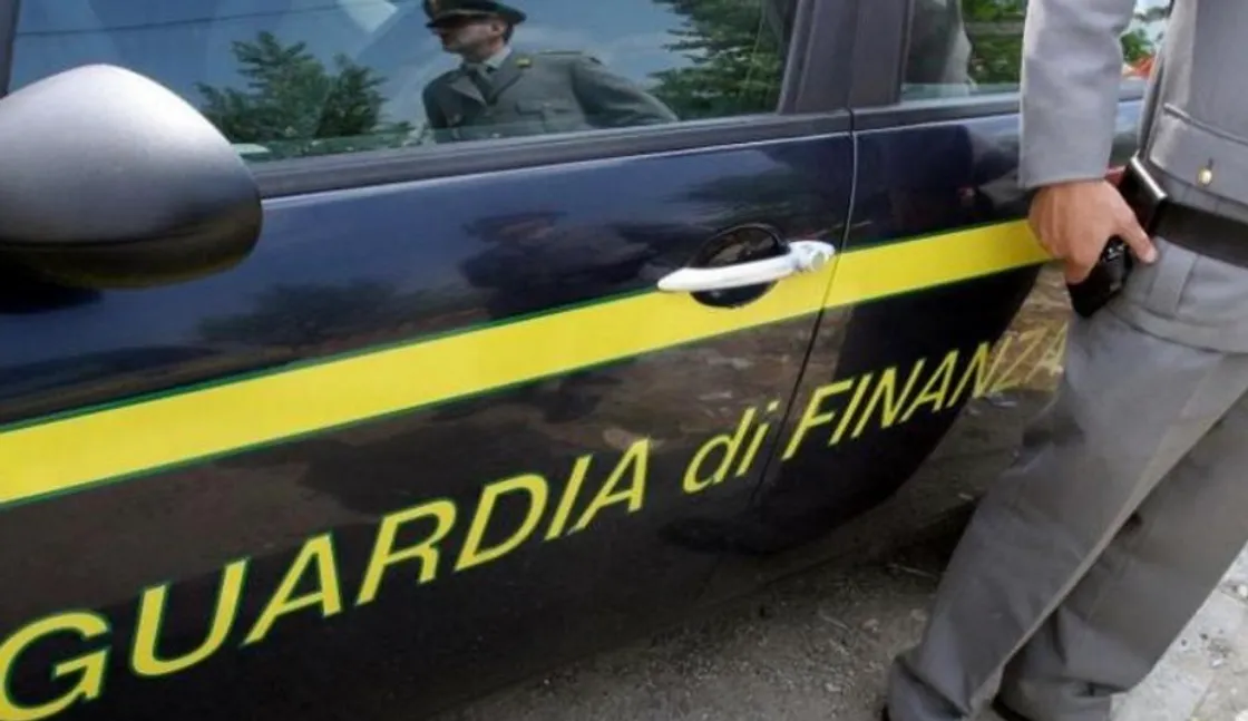 Cooperative usate per evadere il Fisco: arrestato commercialista, sequestrati 14 milioni