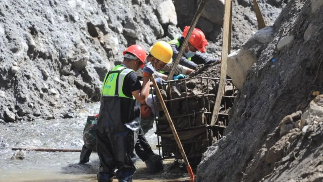 soccoritori in Xizang (Agenzia Xinhua)
