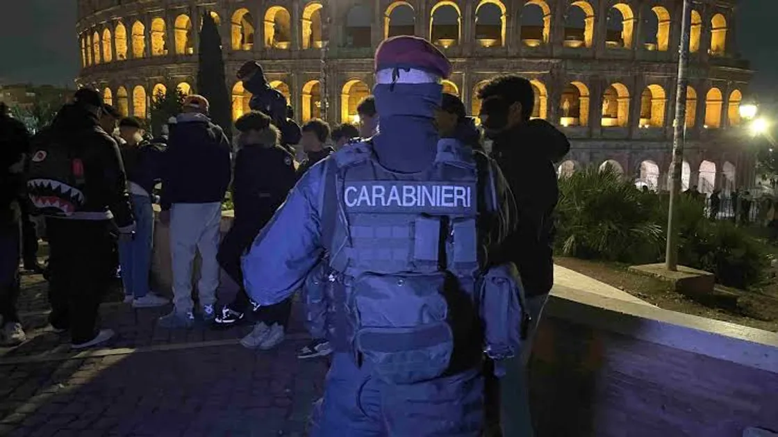 Maranza al Colosseo, individuati altri sette giovani: perquisizioni, denunce e un arresto dopo i disordini