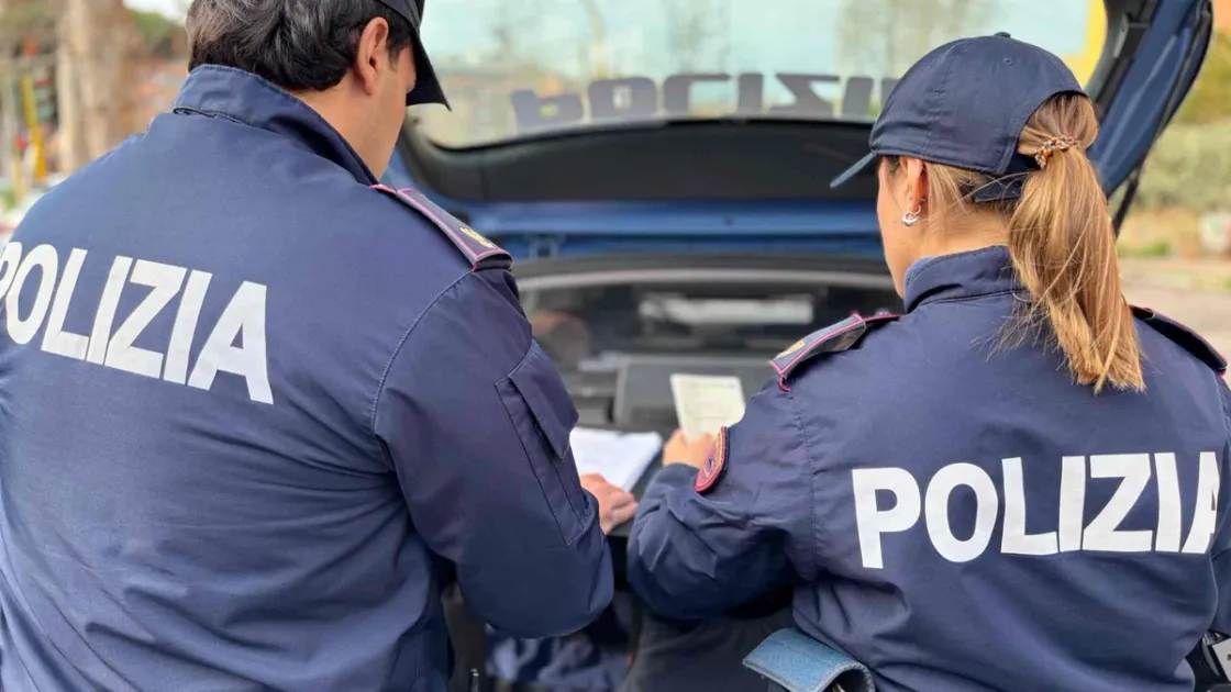Ostia, svaligia un appartamento e spende il bottino in gratta e vinci: arrestato