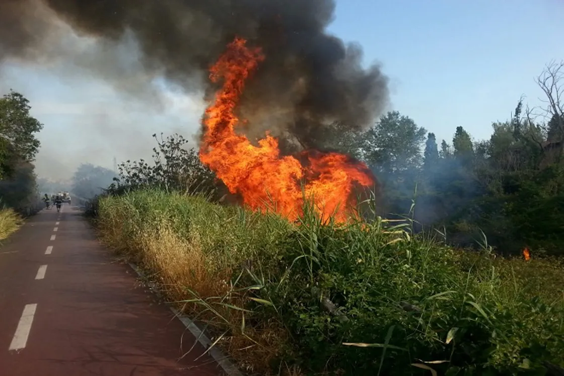 Caldo record a Roma, bollino rosso fino al 19 luglio: stop ai lavori all’aperto nelle ore più calde