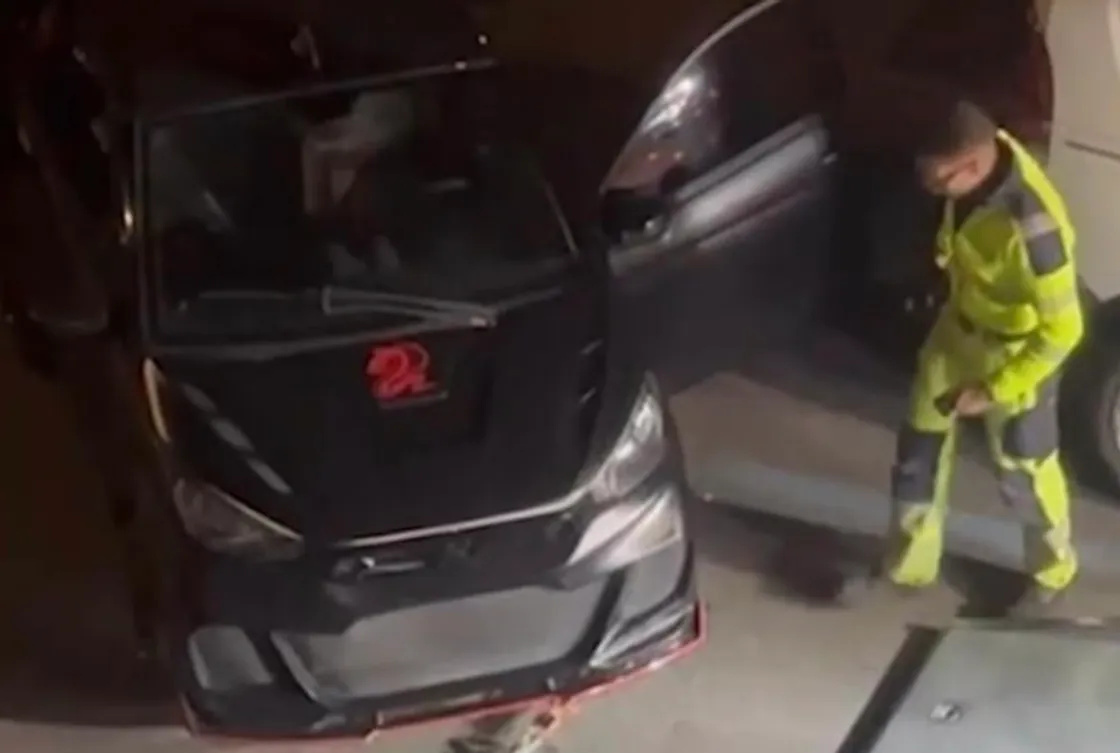 Aggressioni con la minicar a Monteverde, la madre di uno dei ragazzi: «Pagherà, ma non è un mostro»