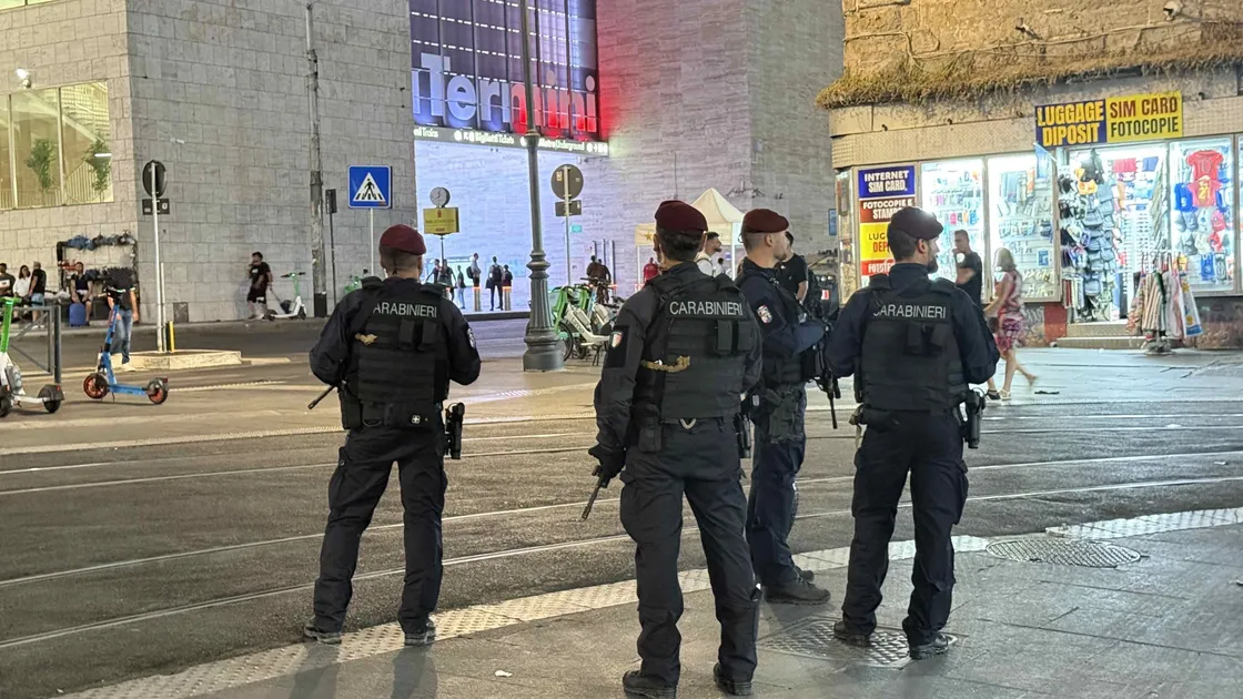 Termini, notte di ordinaria follia: rapina in via Marsala e tre arresti per l'aggressione ai poliziotti