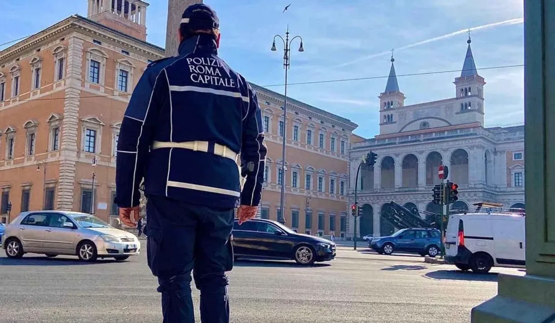Turista scomparsa al Colosseo ritrovata a Porta San Giovanni dalla  polizia locale 