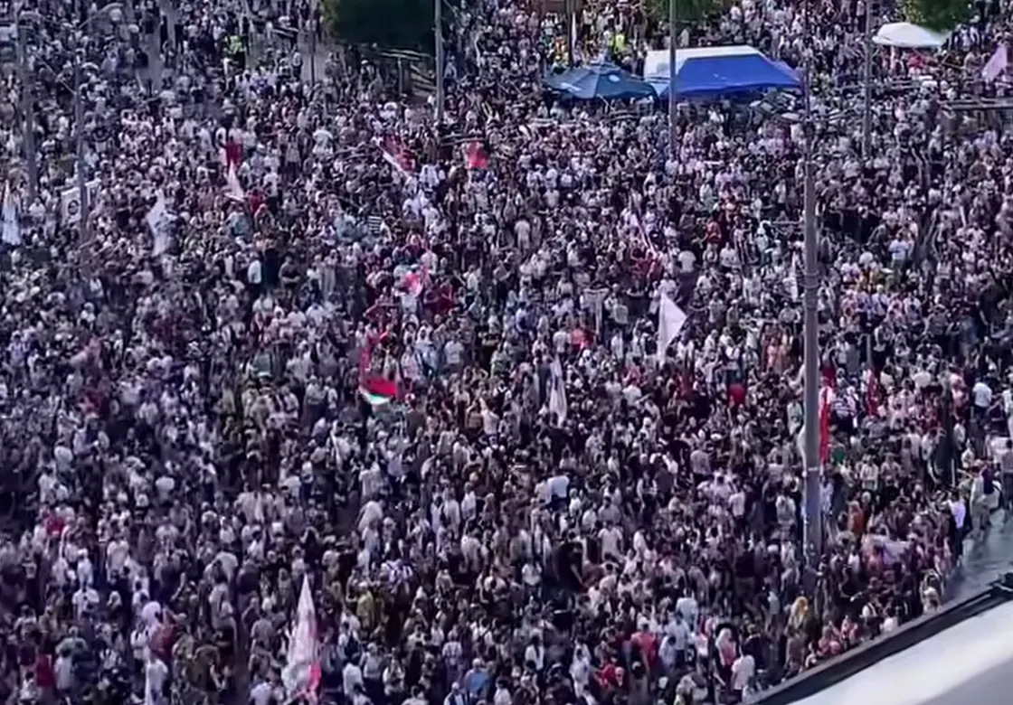 Brasile, Lula rieletto presidente. In Serbia vince il movimento degli studenti: sconfitta per Vucic
