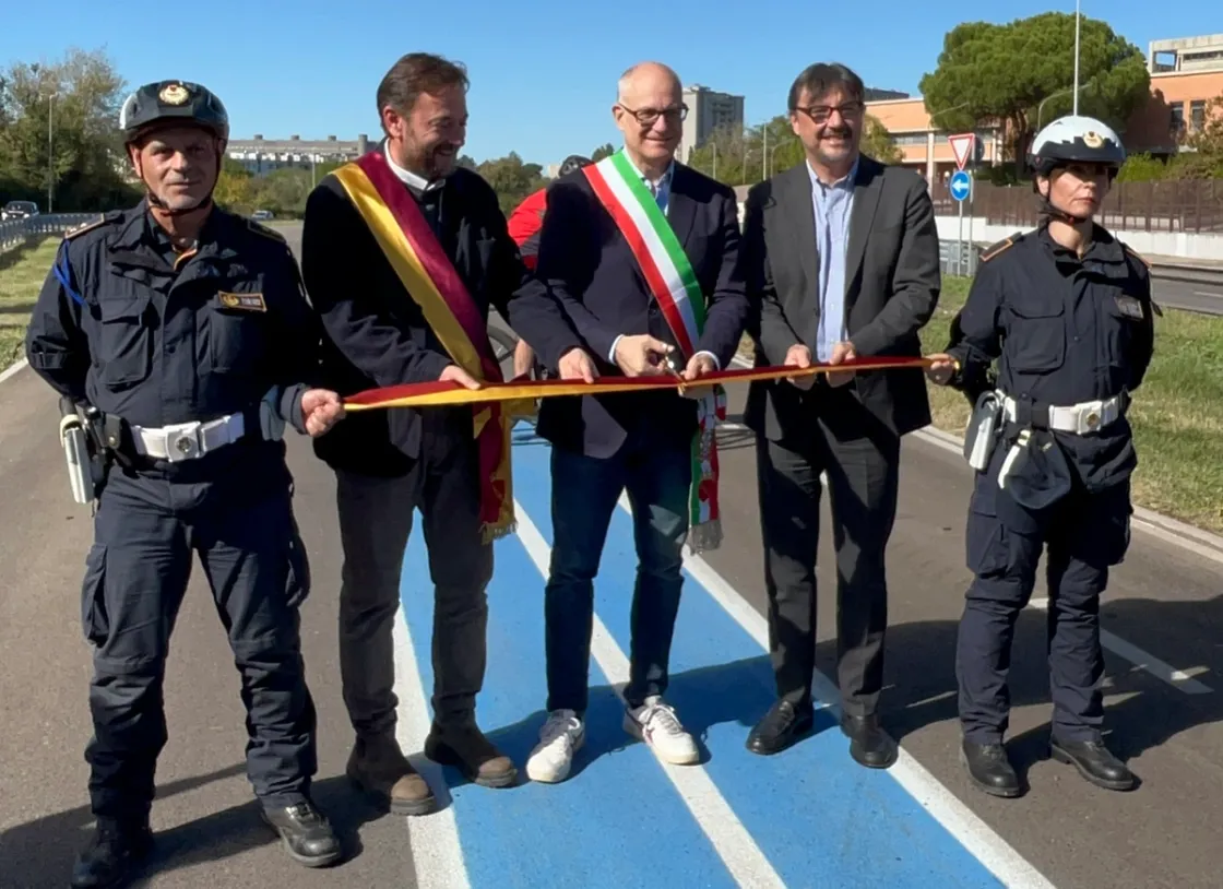 Il sindaco Roberto Gualtieri (al centro), con l’assessore capitolino alla Mobilità Eugenio Patanè (a destra) e il presidente del III municipio Paolo Marchionne (a sinistra). Foto di Camilla Palladino.