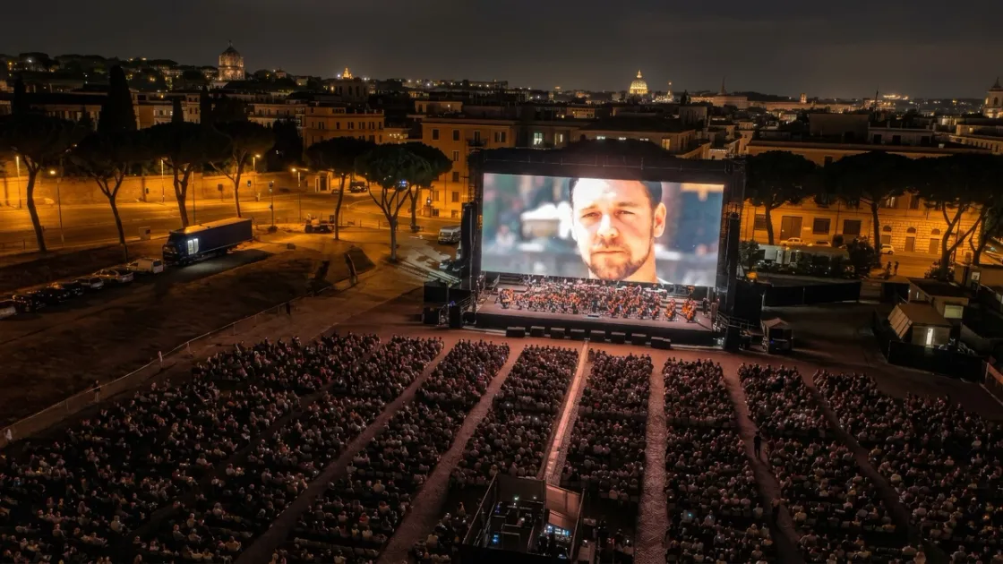 Con l'Estate Romana la Capitale diventa un palcoscenico diffuso: teatro, musica, cinema e arte fino al 16 luglio