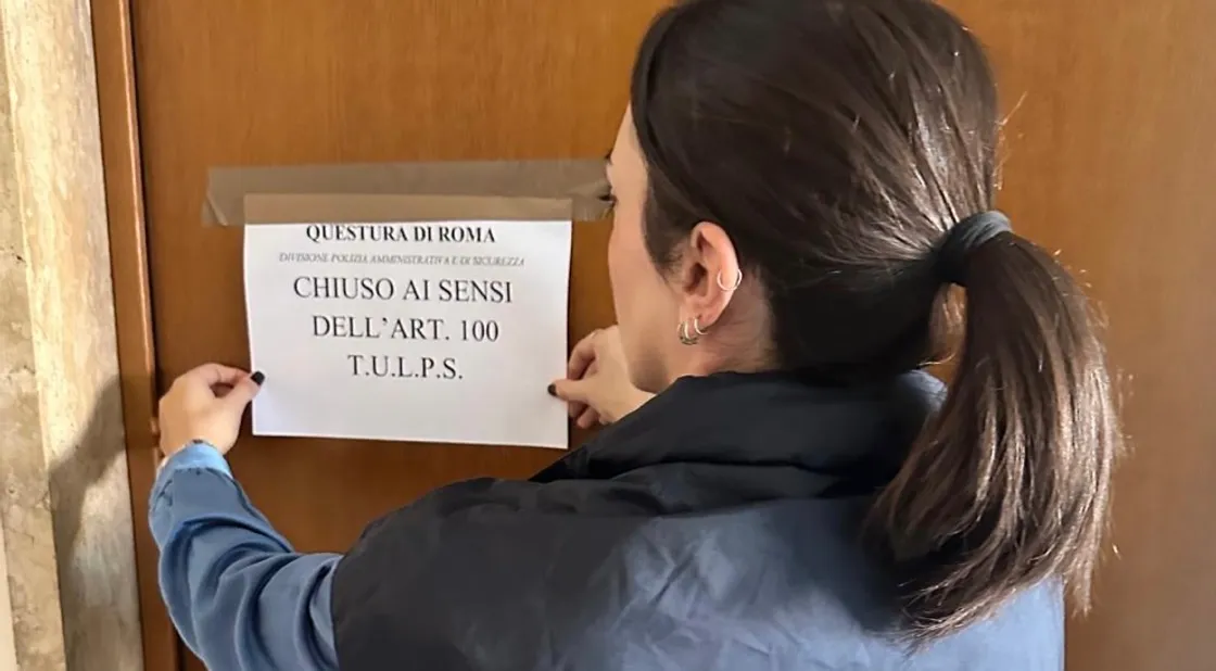 Ostiense, chiusi due residence abusivi: camere affittate singolarmente e posti letto oltre i limiti