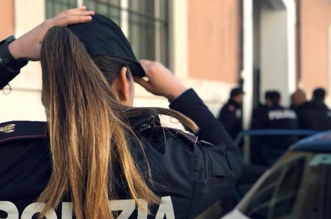 Pusher tradito dal poliziotto in borghese e hashish nel frigo: cinque arresti in un giorno