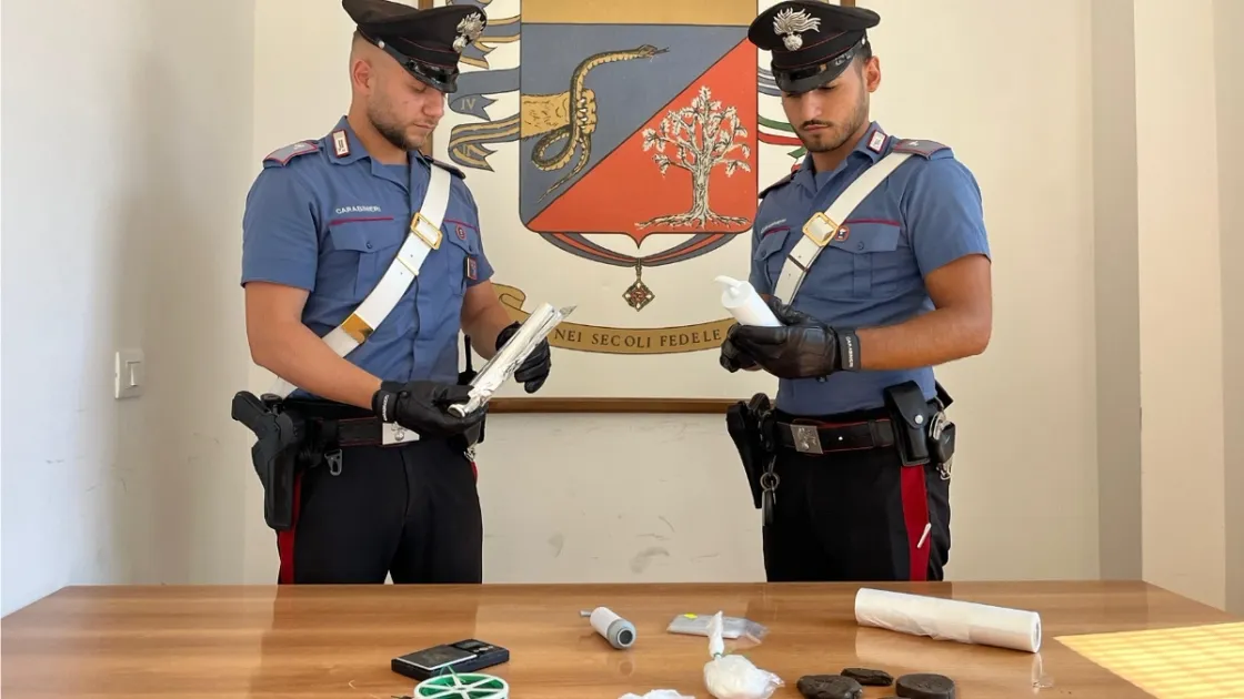 Ai domiciliari con cocaina e hashish tra casa e un bungalow: arrestato un 71enne a Cerveteri