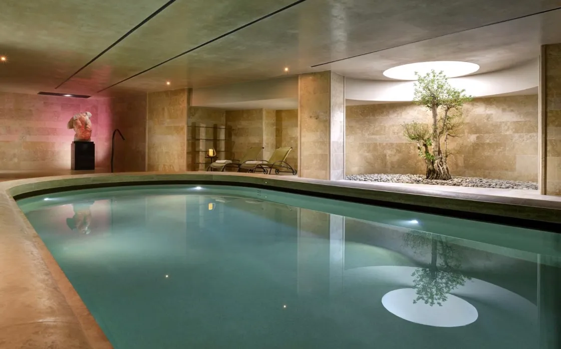 Staycation, il centro è il quartiere preferito dai romani. Prati guida le esperienze di lusso, Roma Ovest regno di spa e piscine