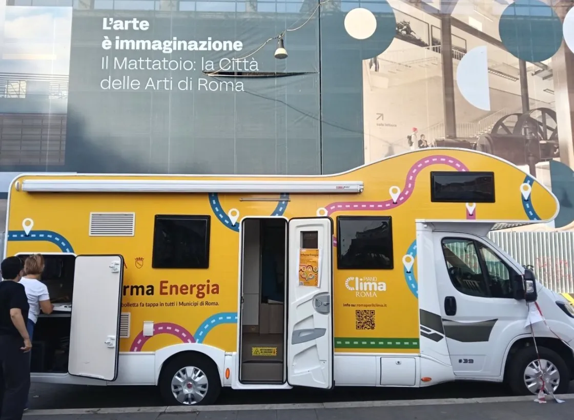 Bollette più care, torna il camper del Comune: sportello itinerante nei quartieri fino a ottobre