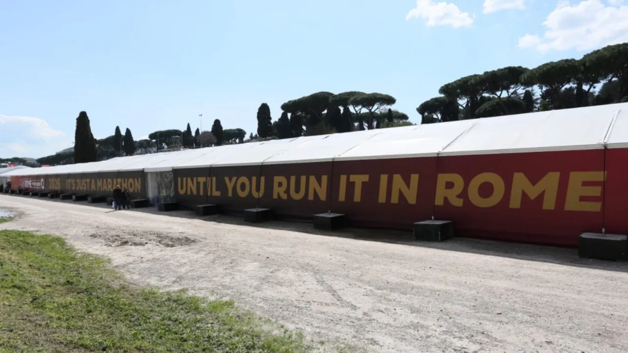 L'expo village Maratona di Roma 2026 Circo Massimo