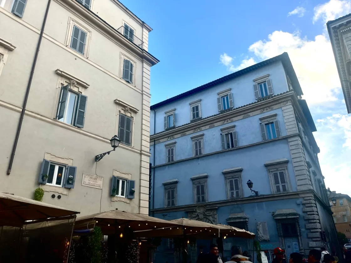 Meno bar, più ristoranti e take away nel centro storico, Fipe: «Limitare l’apertura di nuove attività nelle aree critiche per contrastare la malamovida»