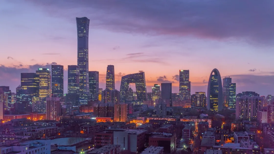Pechino punta sulla tecnologia contro lo smog, migliorando la qualità dell'aria. Ecco cosa può imparare Roma