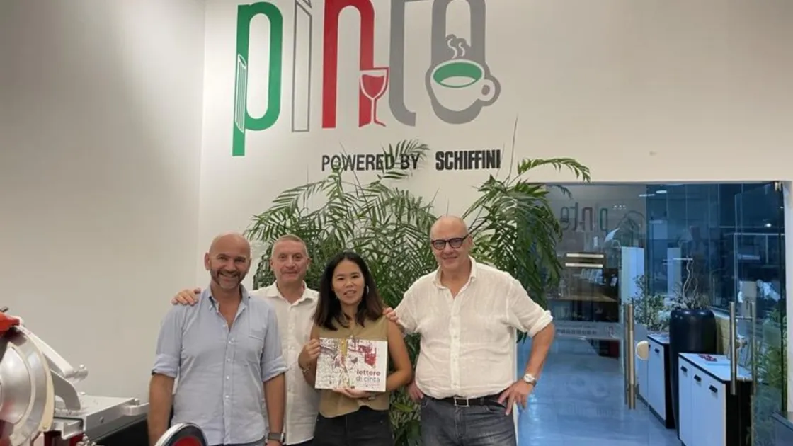 L'azienda di Mattia Pinza, attiva nel settore alimentare in Cina. Foto agenzia Xinhua