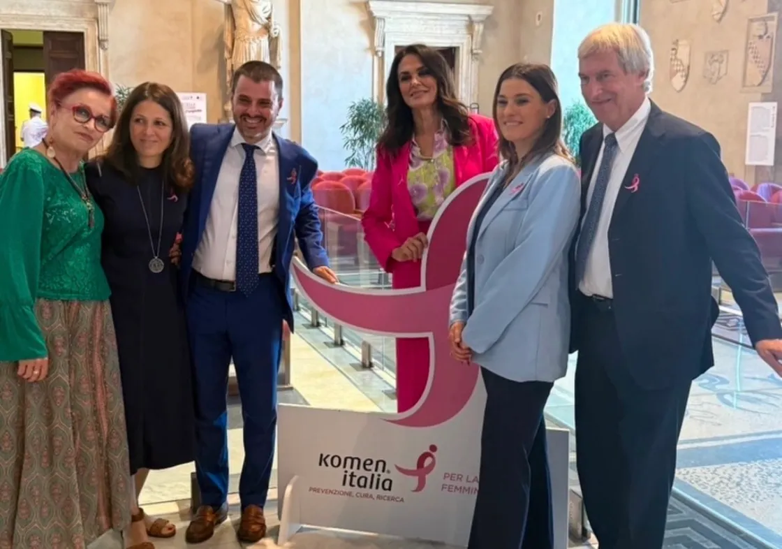 Prevenzione oncologica per le over 74, al via la «Carovana d’Argento» di Komen Italia