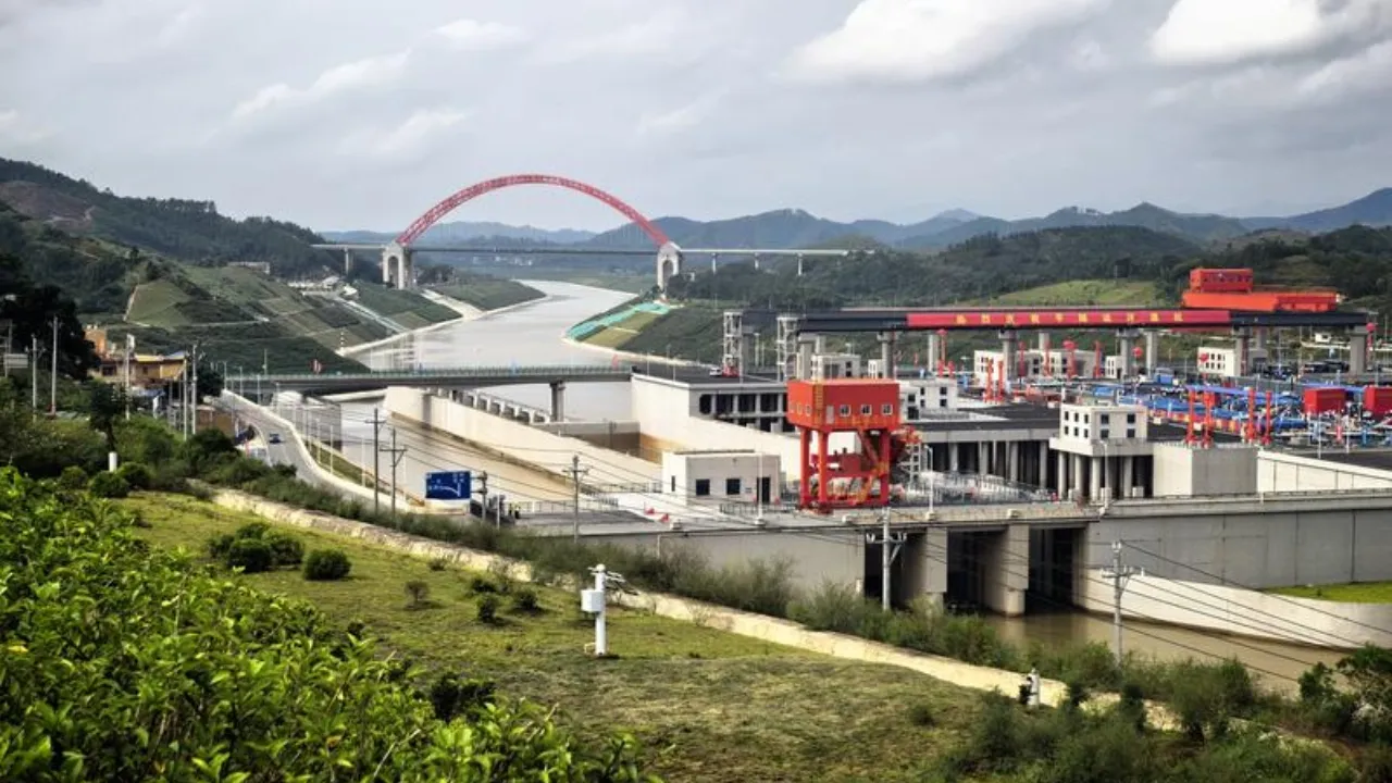 Guangxi, 16 settembre 2026. Lo snodo di Madao lungo il Canale Pinglu. Foto Xinhua/Liu Weibing
