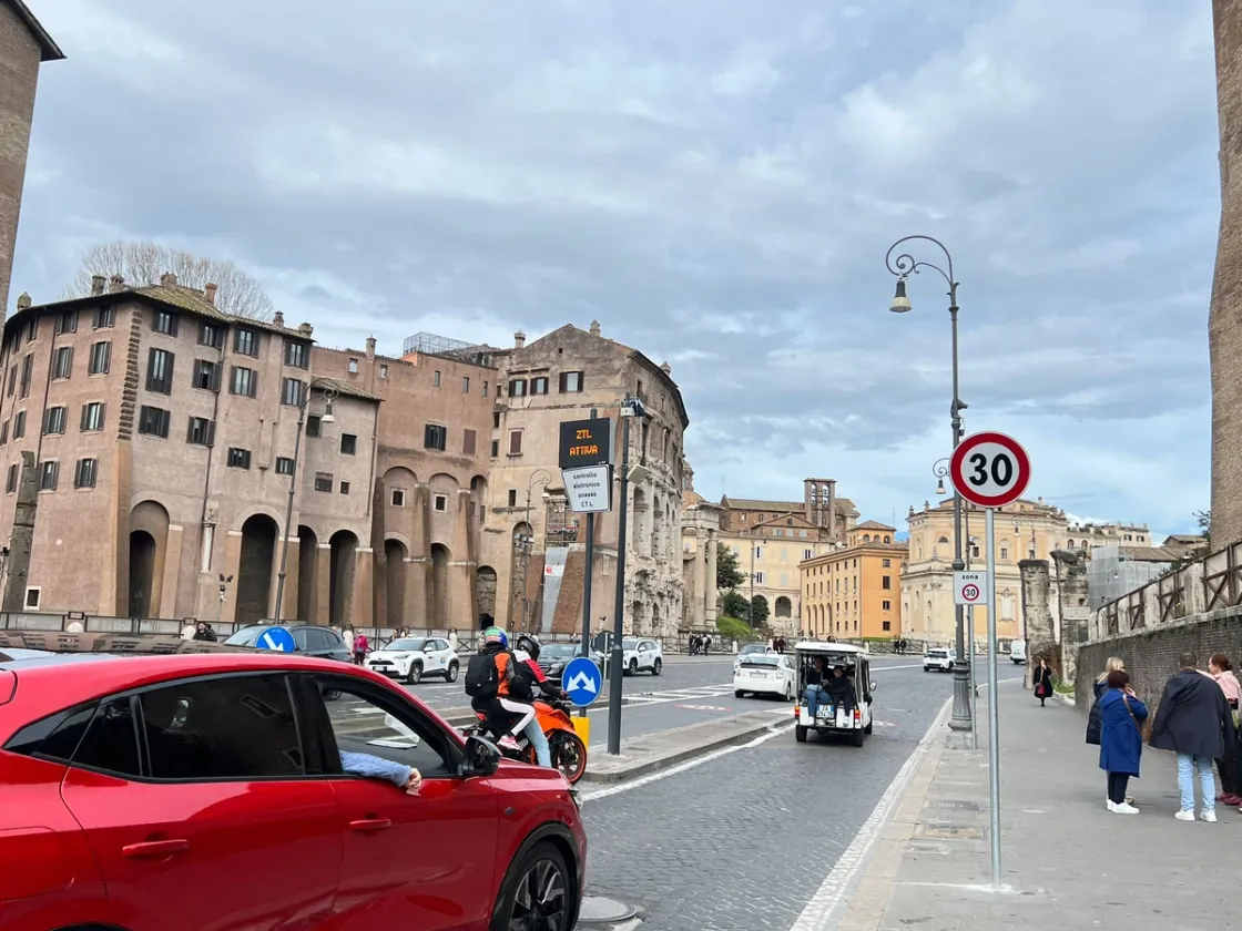 Zona 30 nel Centro Storico, finita la fase informativa: partono le sanzioni