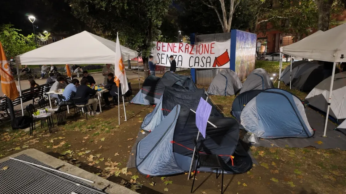 Emergenza casa, i Giovani democratici piantano le tende a piazza Bologna: parte la mobilitazione nazionale