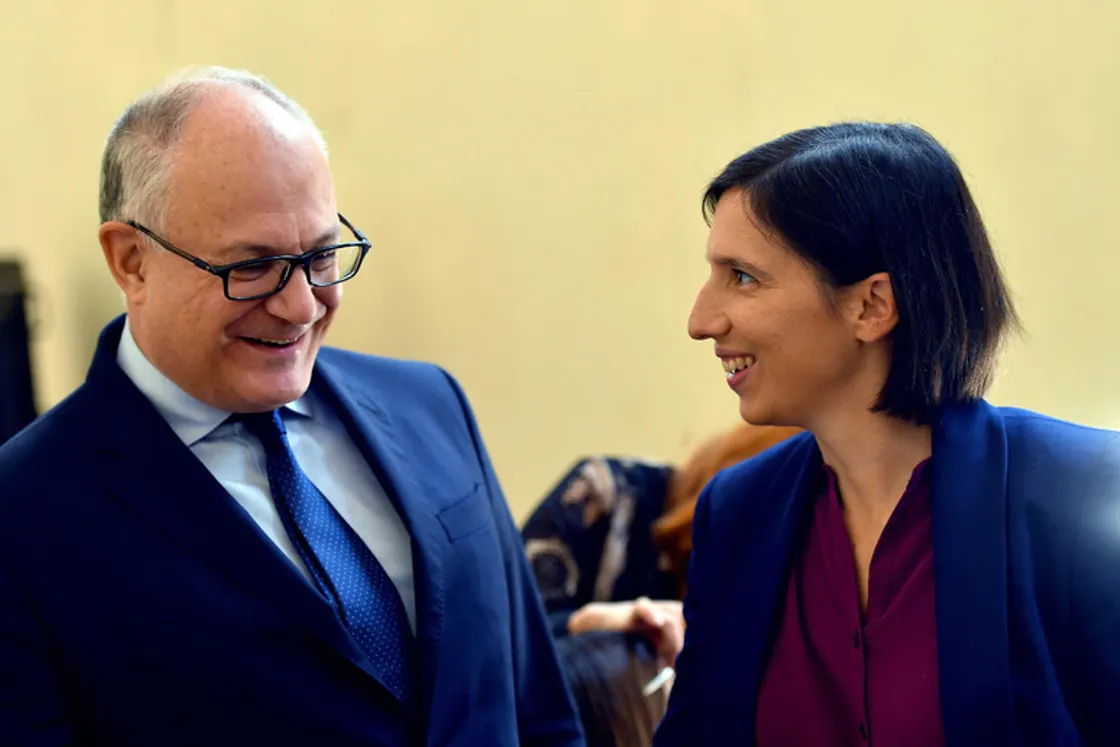 Gualtieri sostiene Schlein: «Il Pd è unito, lavoriamo per un’alternativa alla destra»