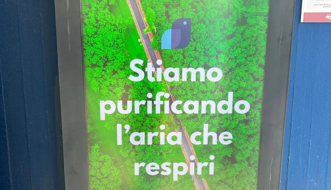 Arrivano i primi risultati dalla sperimentazione per il dispositivo di purificazione dell’aria al parcheggio Laurentina: compensato l’equivalente di 900 km percorsi da un’auto Euro 6