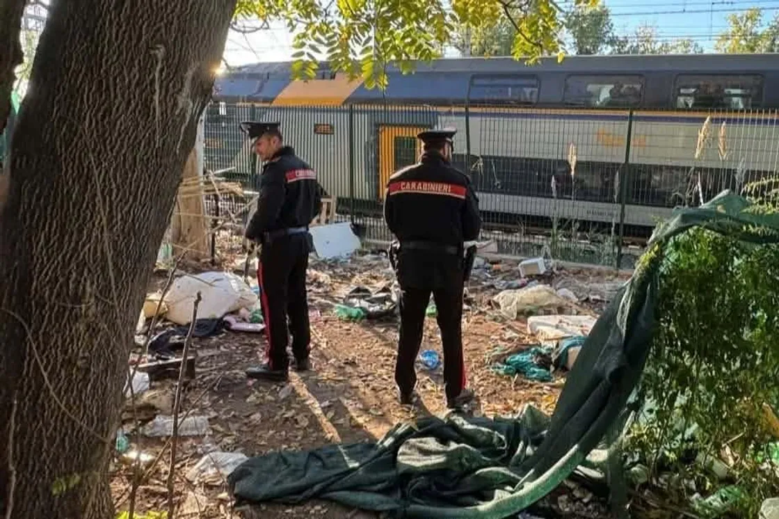 Via Cilicia, sgomberato il sottopasso vicino alla ferrovia: rimossi 400 chili di rifiuti