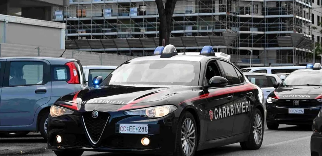 Tor Bella Monaca, tenta la fuga durante il controllo e aggredisce i carabinieri: arrestato