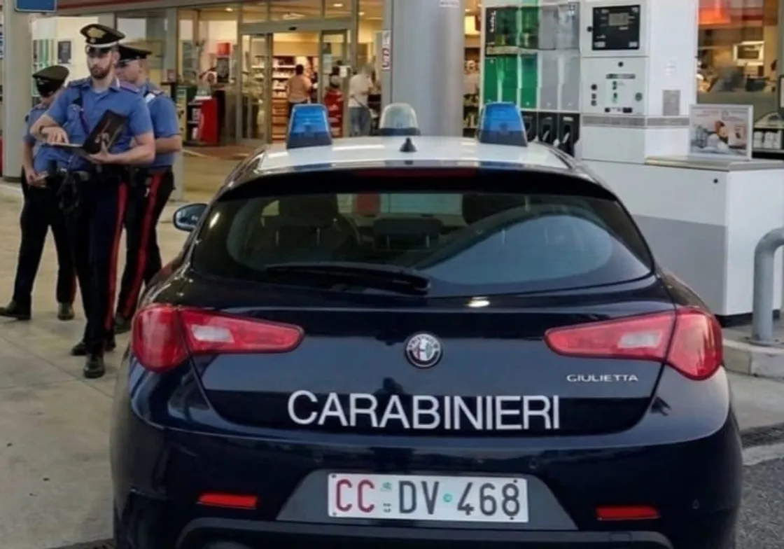 L'ombra del «caro carburanti»: scoperto a Roma il business delle carte aziendali clonate. Un arresto e una denuncia