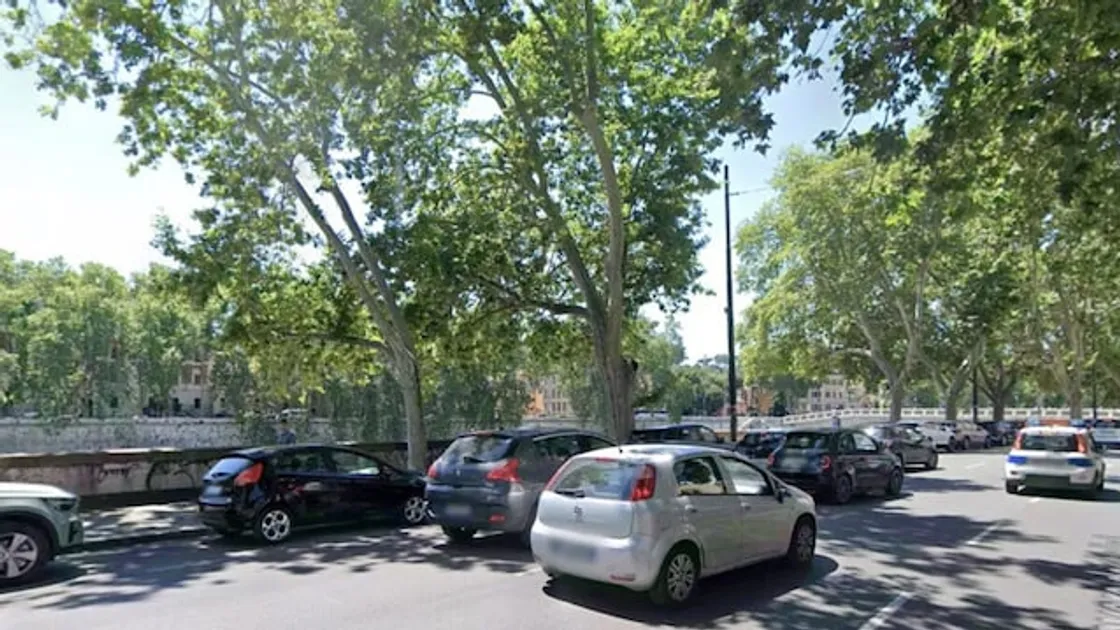 Pedone investito da un taxi sul Lungotevere: l’uomo è morto in ospedale