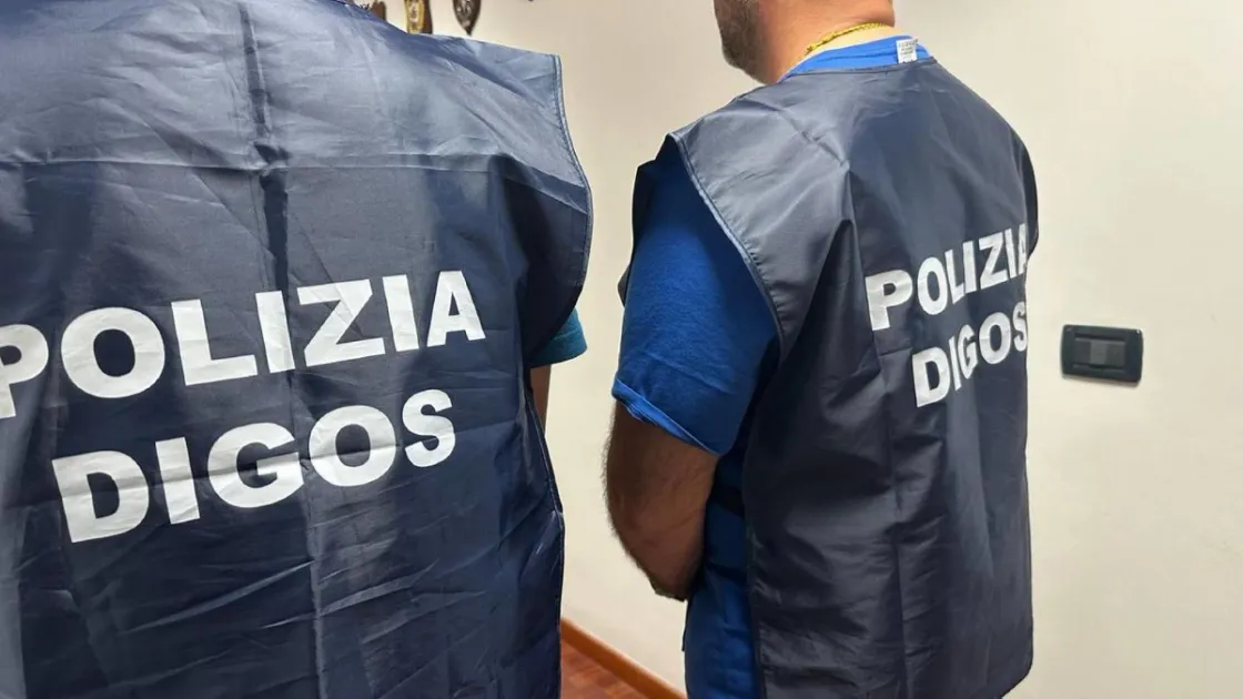 Arrestato dopo il corteo per Cospito: ferì un poliziotto, sul telefono istruzioni per ordigni