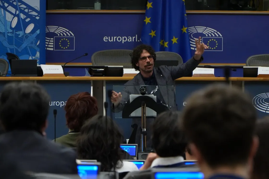 «A spasso con ABC», studenti del Lazio a Bruxelles con l'attore Montanari: viaggio tra Europa e memoria