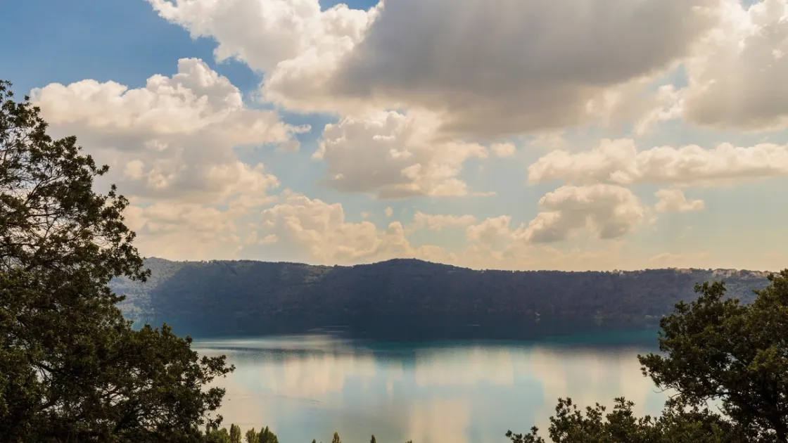 Il lago Albano (Foto: Fabianodp/Getty Images via Canva.com)