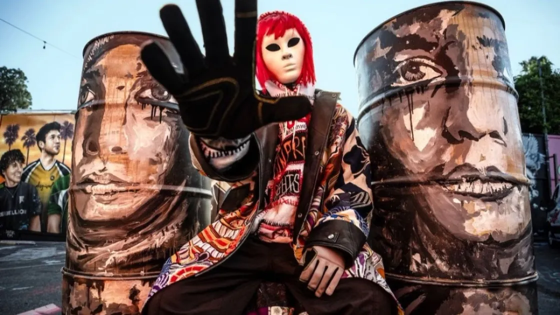 Laika torna a Roma con “The Collapse of Democracy”, nuova mostra sugli Stati Uniti