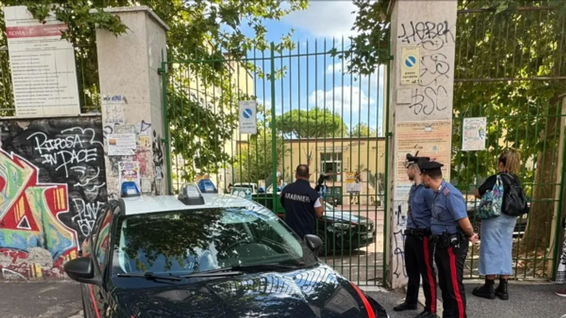Caso scuola Centocelle, l’appello per proteggere il minore intervenuto durante l’aggressione