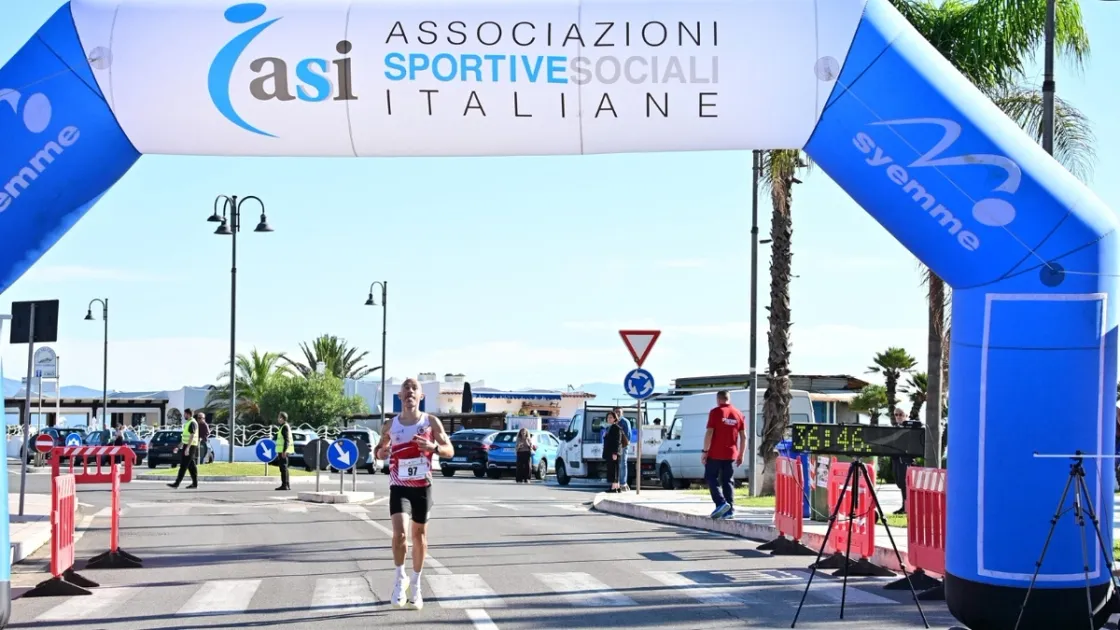Corsa del Ricordo, oltre 200 partecipanti a San Felice Circeo: vincono Coppa e Scaccia