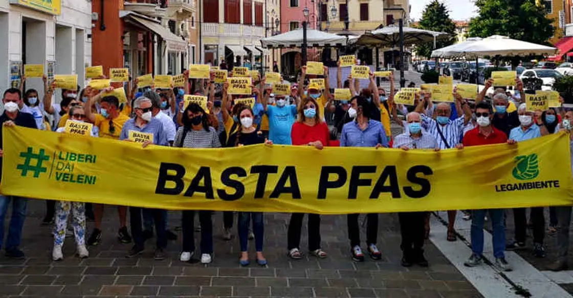 Manifestazione di Legambiente contro i Pfas