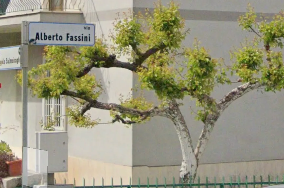 Via Fassini, sgomberate due famiglie dagli immobili confiscati. Unione Inquilini: «Trattativa ancora aperta»