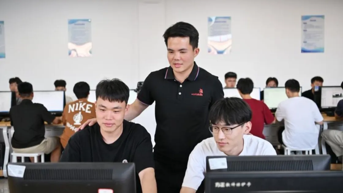 Formazione professionale (Foto agenzia Xinhua)