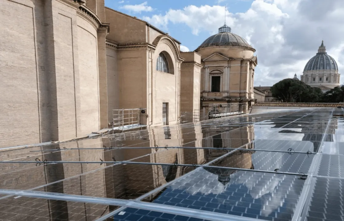 Dai tetti di Roma si potrebbe coprire il 48% dell’energia elettrica: ma due terzi delle case restano «energivore»